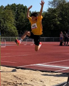Paul bei seinem ersten 4 m - Sprung